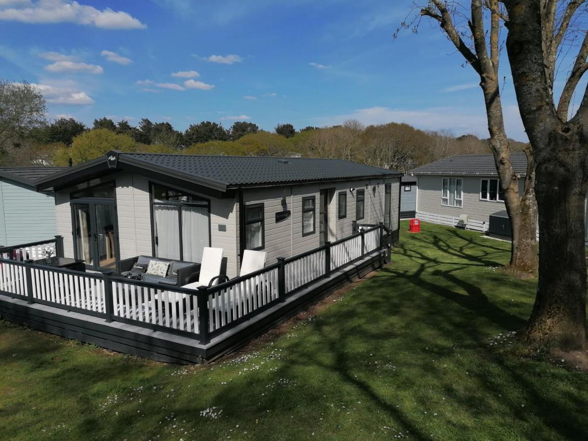 Luxury Lodge On Edge Of New Forest And 800M From Sea Entertainment And Leisure Passes Included มิลฟอร์ดออนซี ภายนอก รูปภาพ