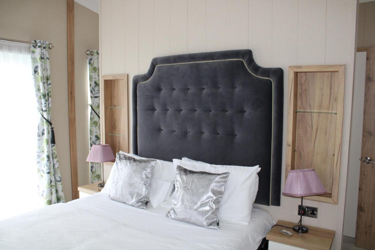 Luxury Lodge On Edge Of New Forest And 800M From Sea Entertainment And Leisure Passes Included มิลฟอร์ดออนซี ภายนอก รูปภาพ