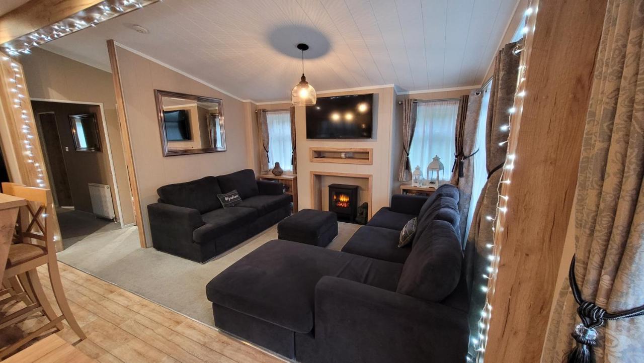 Luxury Lodge On Edge Of New Forest And 800M From Sea Entertainment And Leisure Passes Included มิลฟอร์ดออนซี ภายนอก รูปภาพ