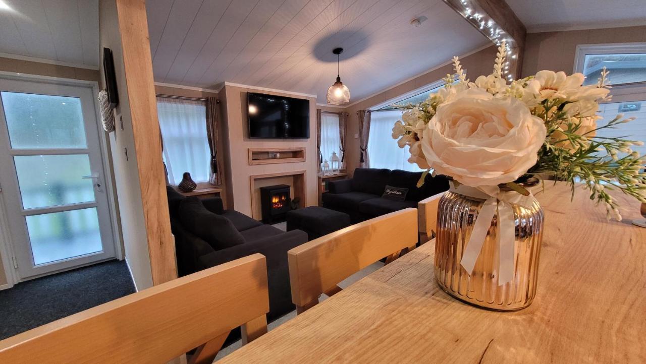 Luxury Lodge On Edge Of New Forest And 800M From Sea Entertainment And Leisure Passes Included มิลฟอร์ดออนซี ภายนอก รูปภาพ
